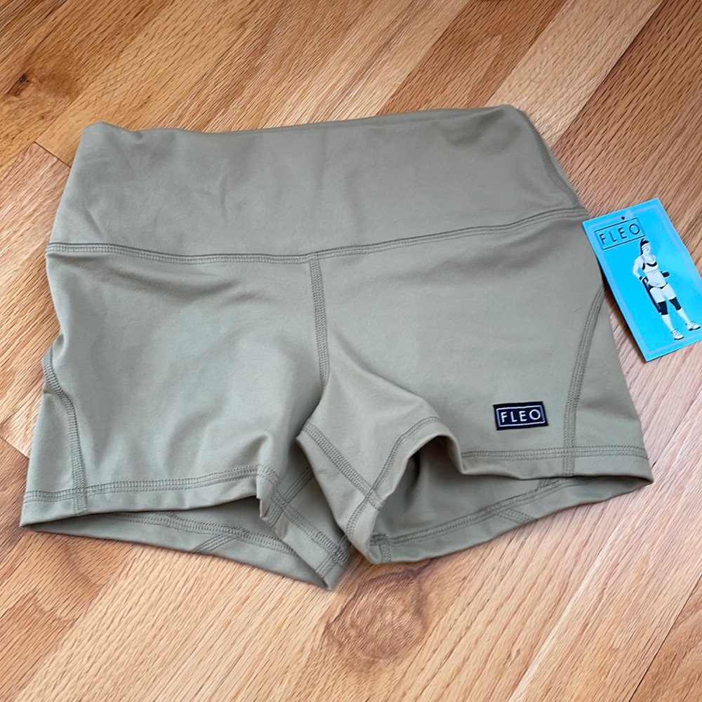 Fleo apex shorts